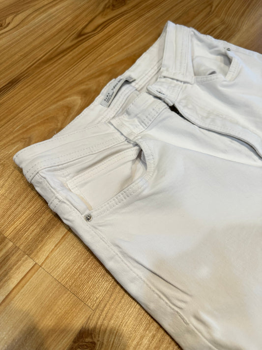 [SALE] Zara Jeans - 8 White