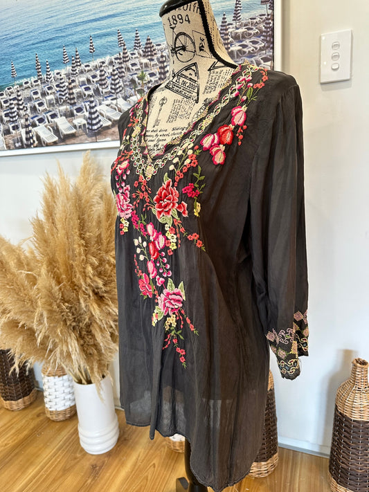 Johnny Was Kaftan Blouse Medium Grey with pink, red, yellow, and green embroidery