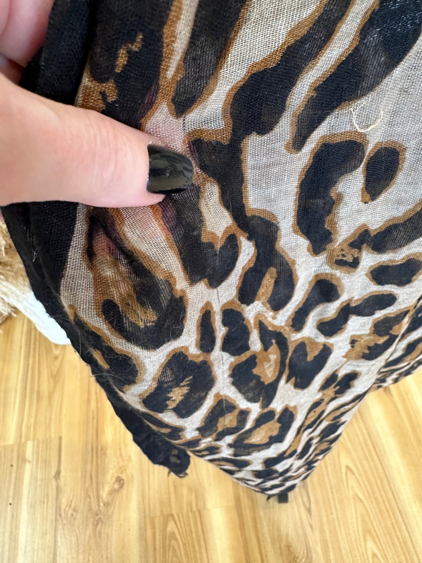 [SALE] Scarf Leopard print with shades of brown, black, and beige