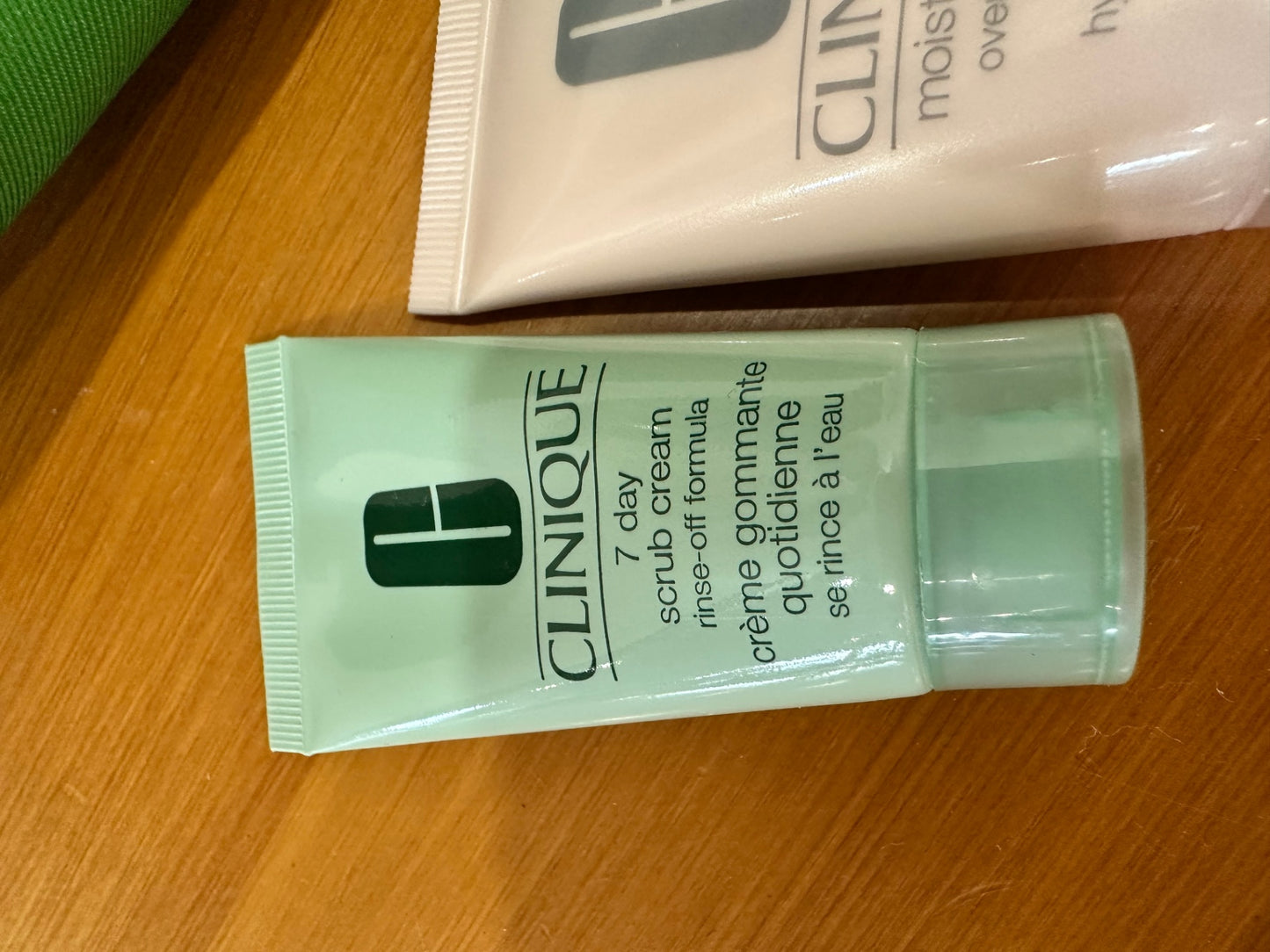 [SALE] Vintage Leather Bag - BONUS Clinique Make up