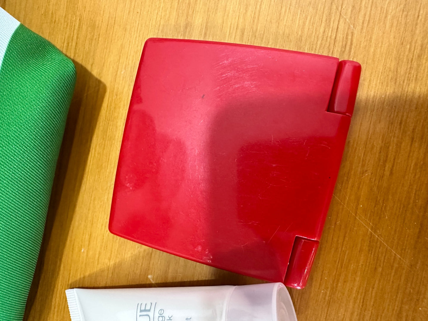 [SALE] Vintage Leather Bag - BONUS Clinique Make up