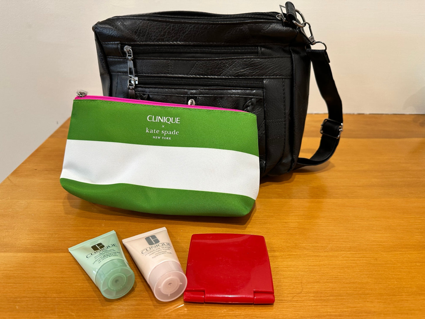 [SALE] Vintage Leather Bag - BONUS Clinique Make up