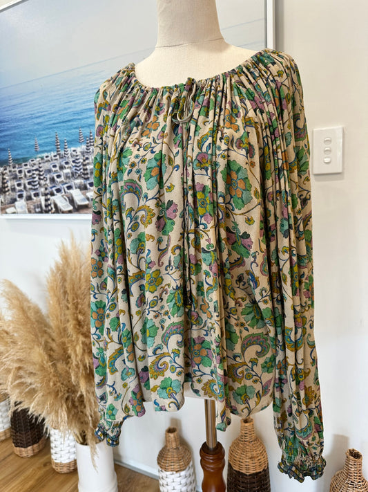 [SALE] Nine Lives Bazaar Top Extra Large