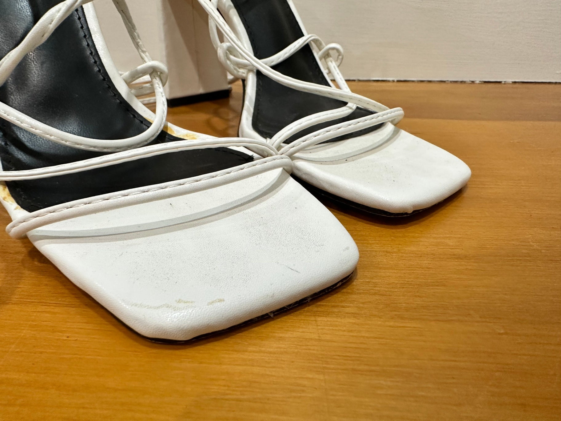 [SALE] Novo Heels 6 White