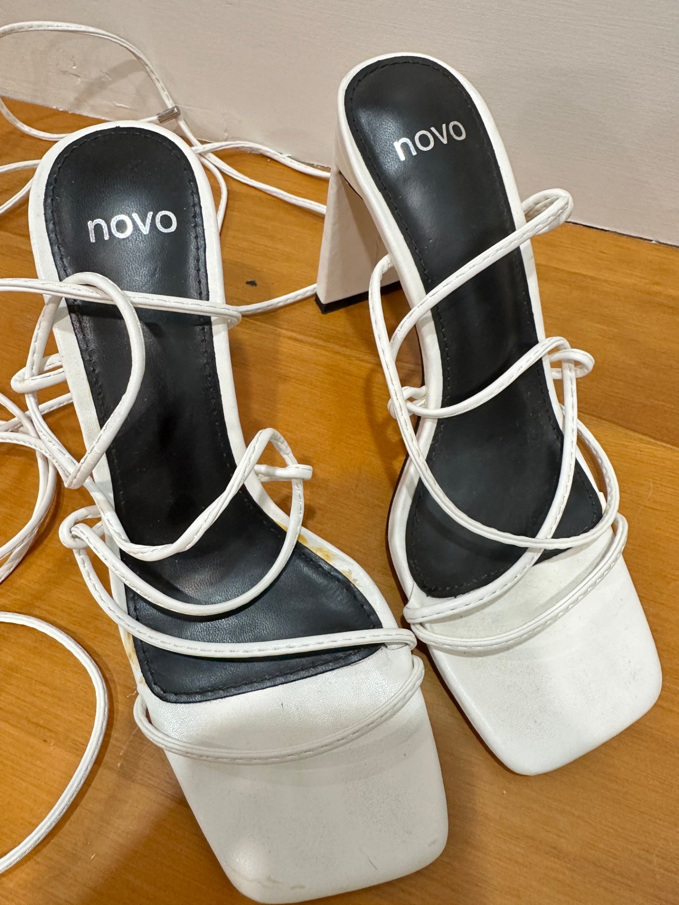 [SALE] Novo Heels 6 White