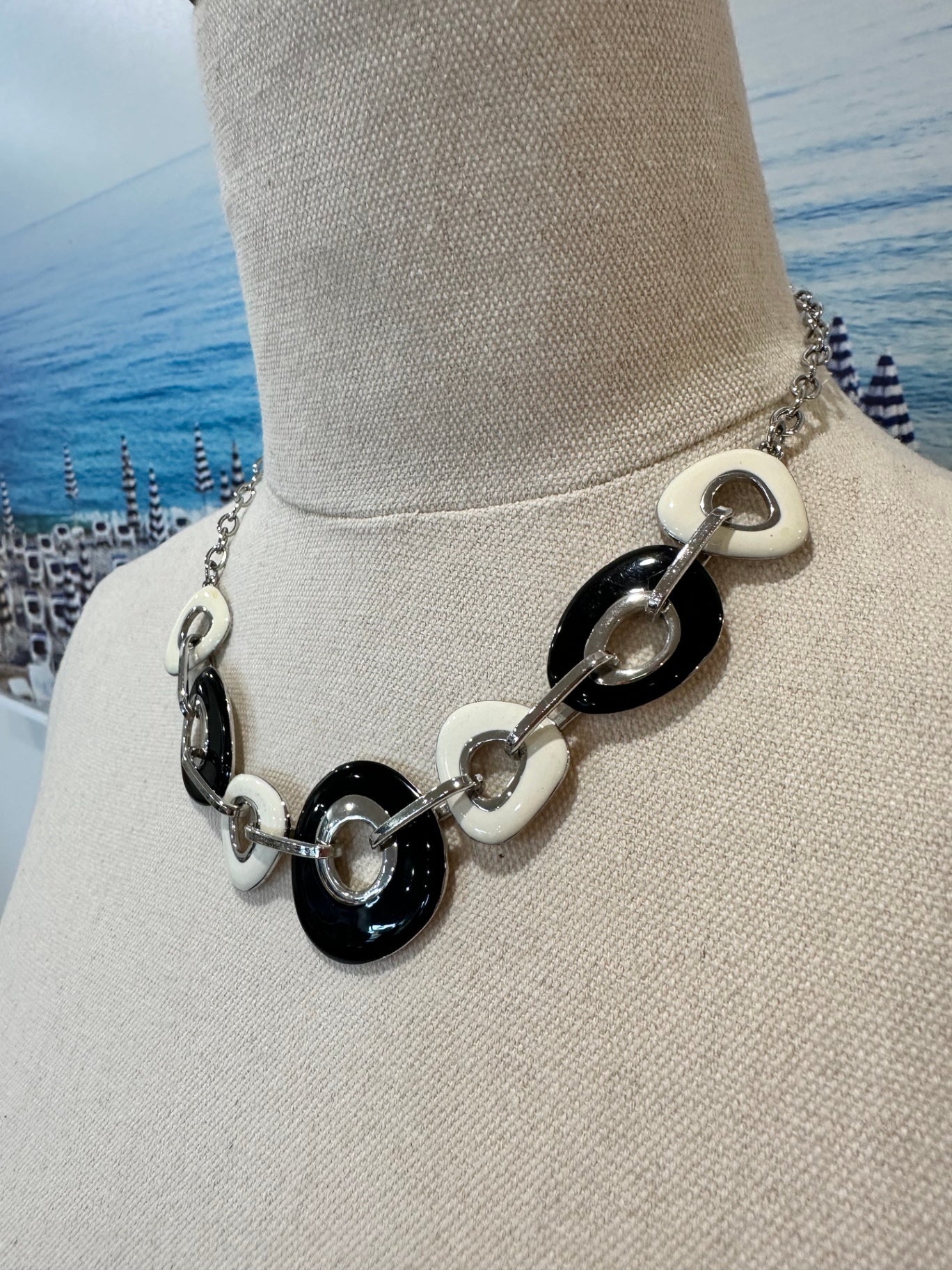 Jewelry set Black and white