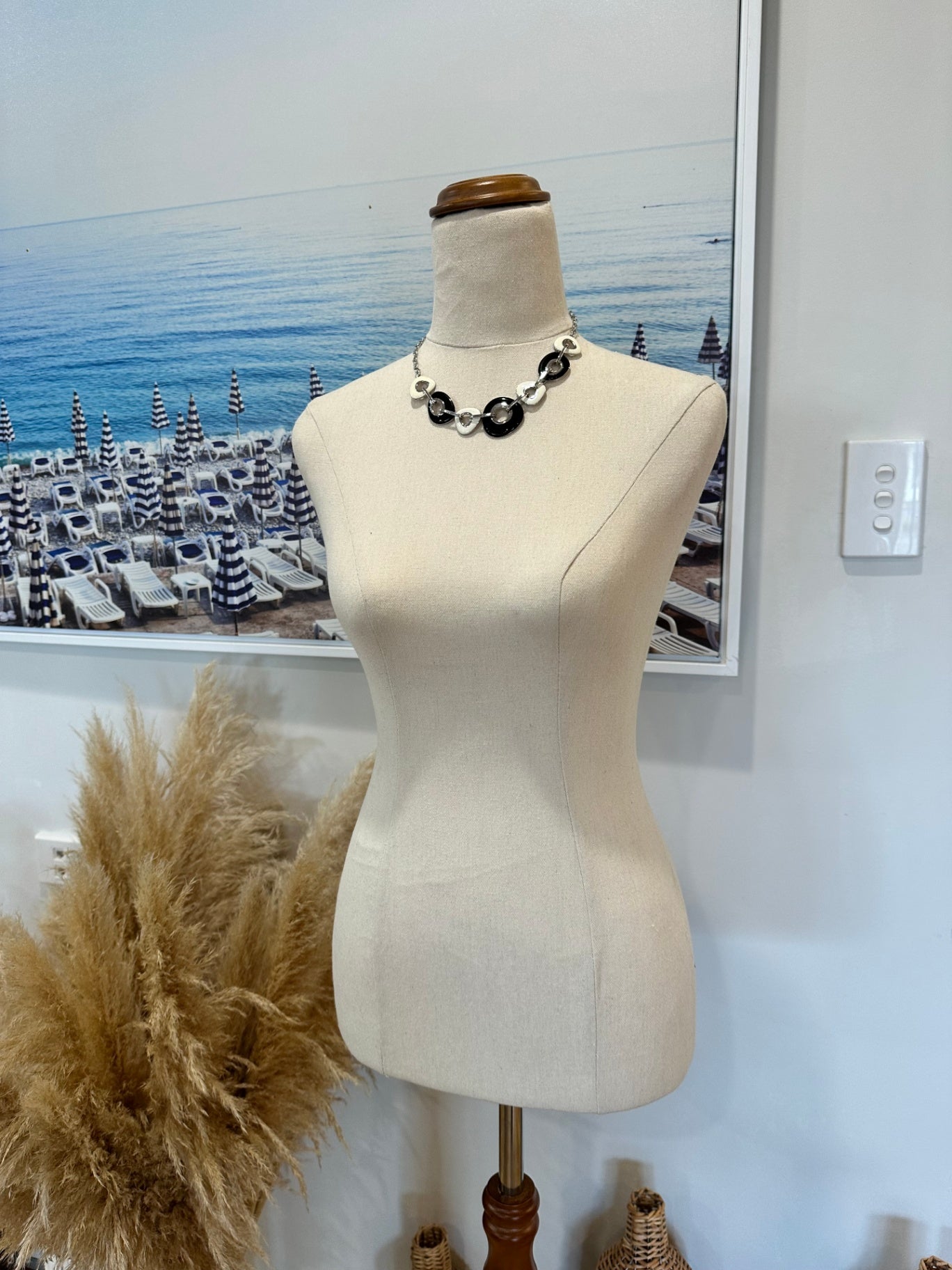 Jewelry set Black and white