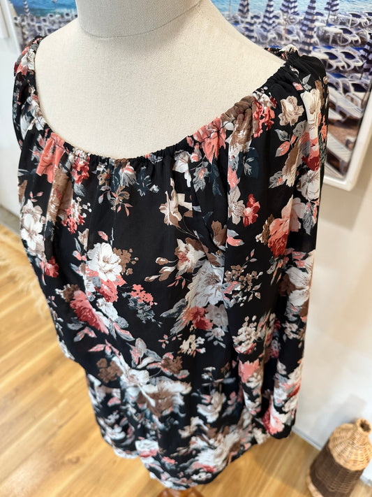 [SALE] Jumpsuit 8 Black with floral pattern