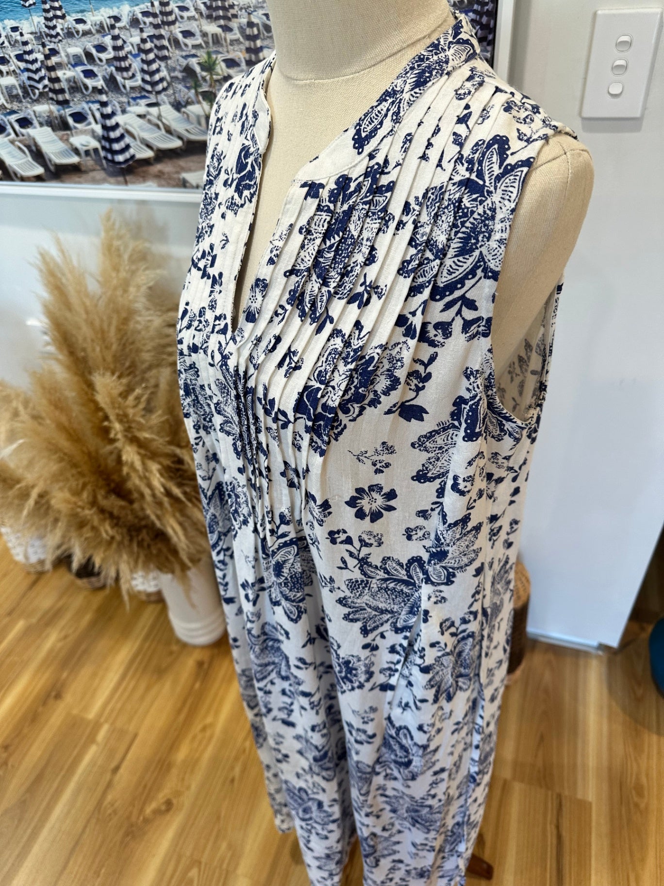 Kaleidoscopy by Ezibuy Dress Medium / Large - 55% linen