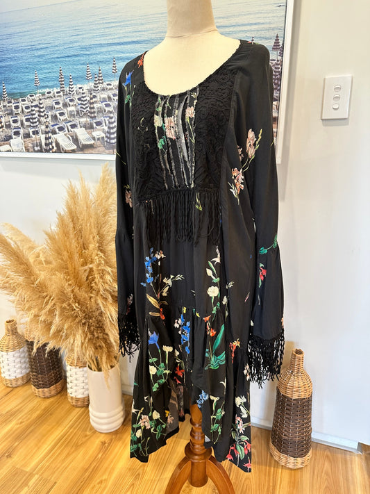 Donelle Scott - Dress - Large 