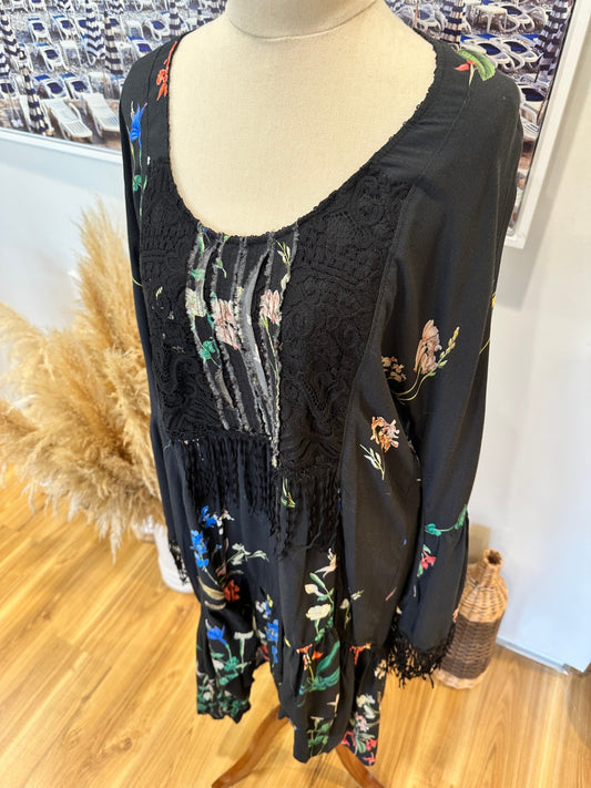 Donelle Scott - Dress - Large 