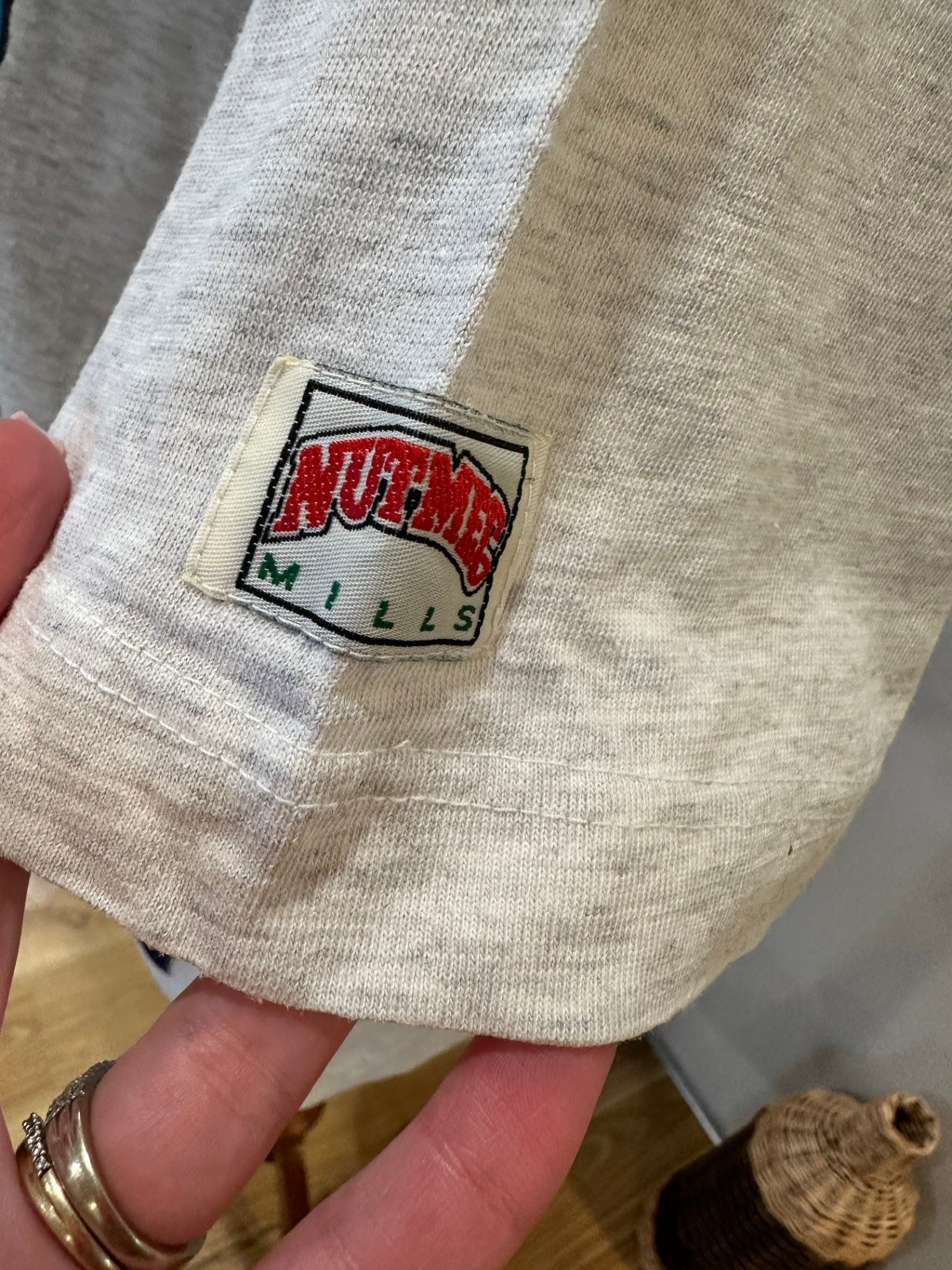 Vintage 90's - Charlotte Hornet's T-shirt -  Small 