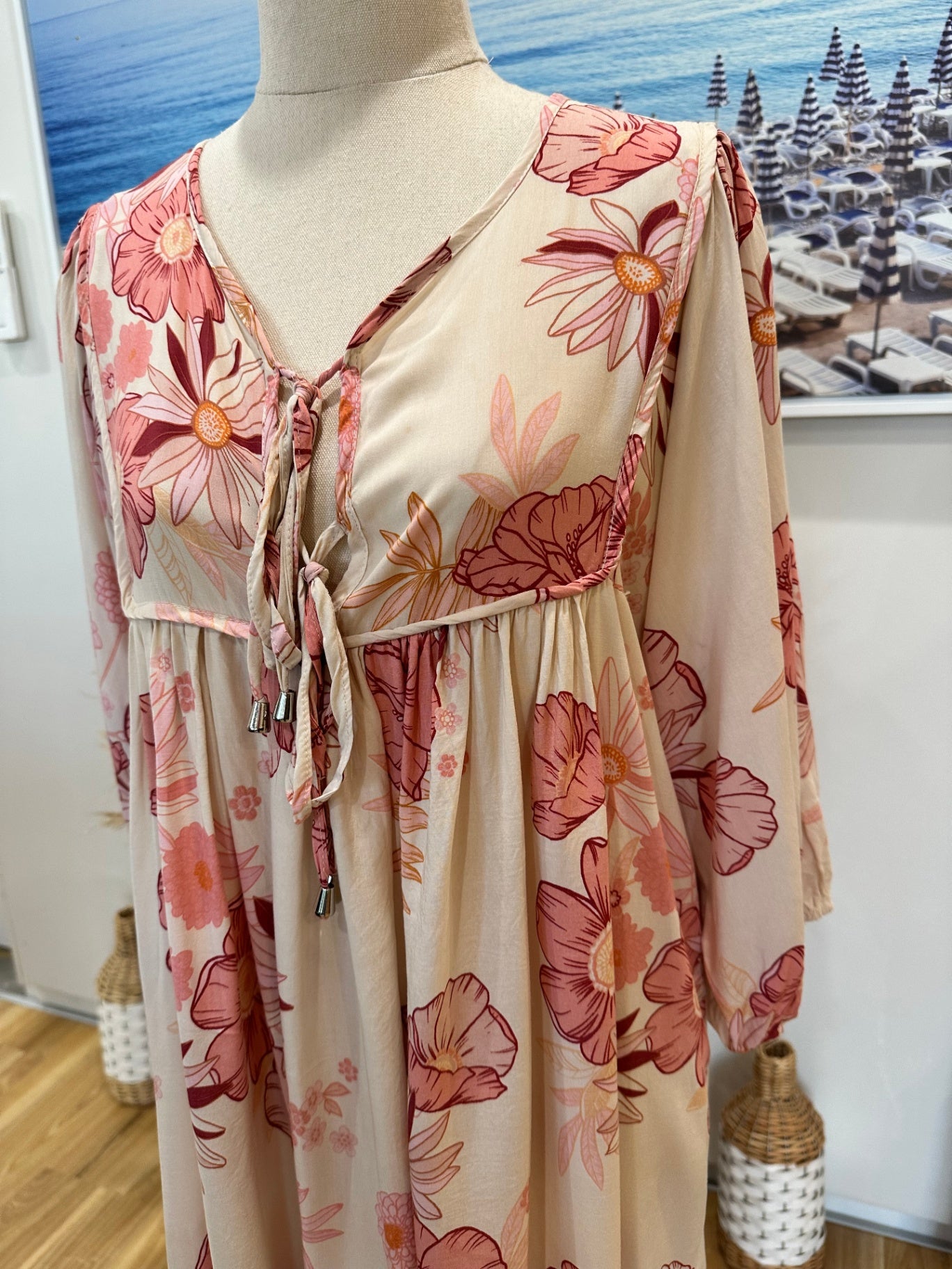 [SALE] Jaase Dress Small Cream with pink floral pattern