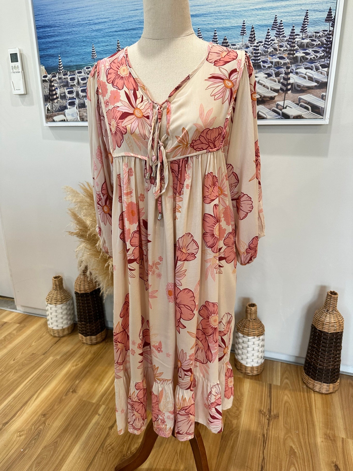 [SALE] Jaase Dress Small Cream with pink floral pattern