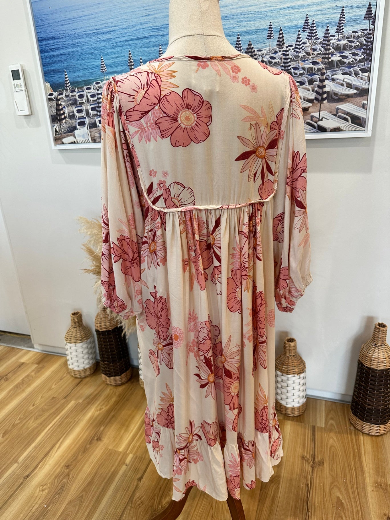 [SALE] Jaase Dress Small Cream with pink floral pattern