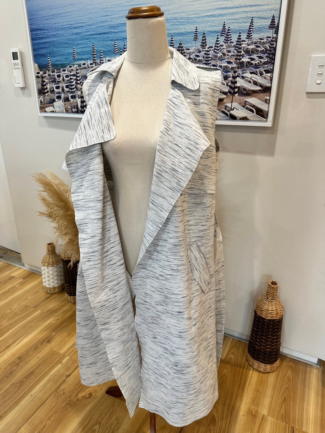 [SALE] Decjuba Longline Vest / Coat Small