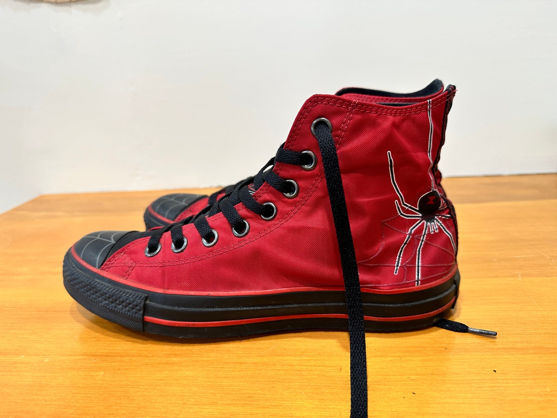 Converse Sneakers - Ladies 9 - Spiderman