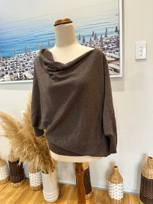 [SALE] Untouched World Jumper Small - 100% merino [small hole]