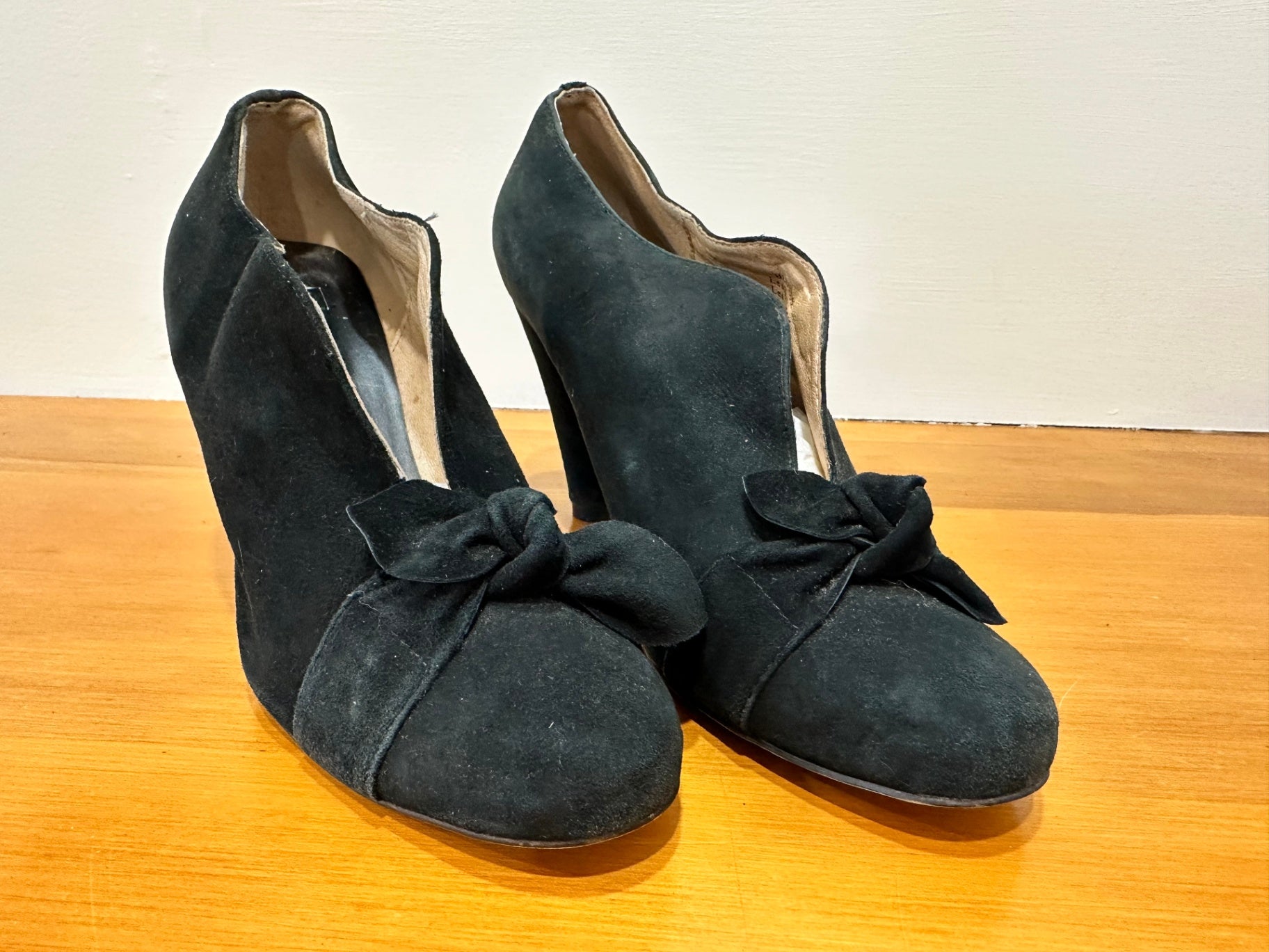[SALE] Zu - Suede Leather Shoes - 7.5