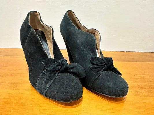 [SALE] Zu - Suede Leather Shoes - 7.5