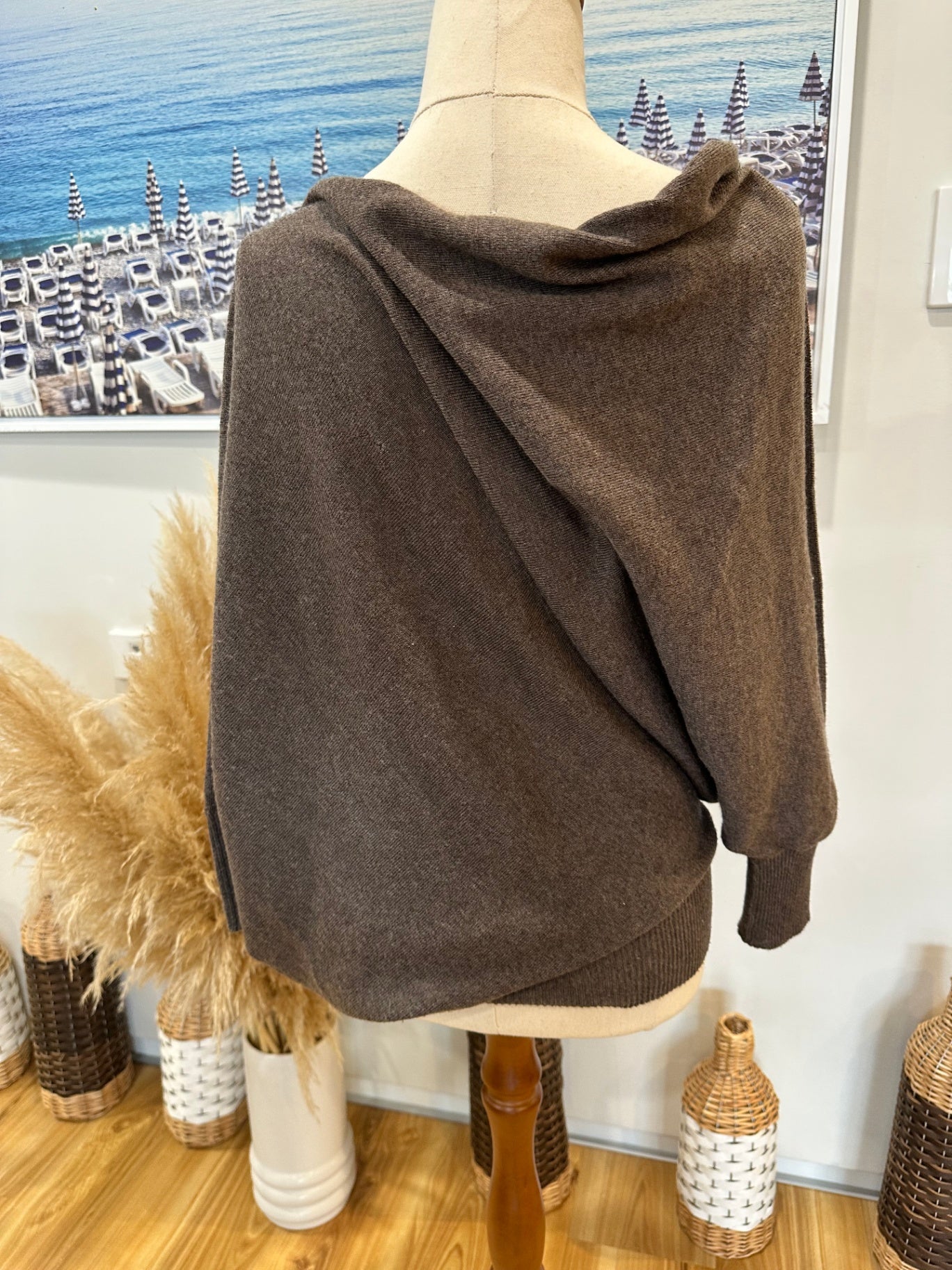 [SALE] Untouched World Jumper Small - 100% merino [small hole]