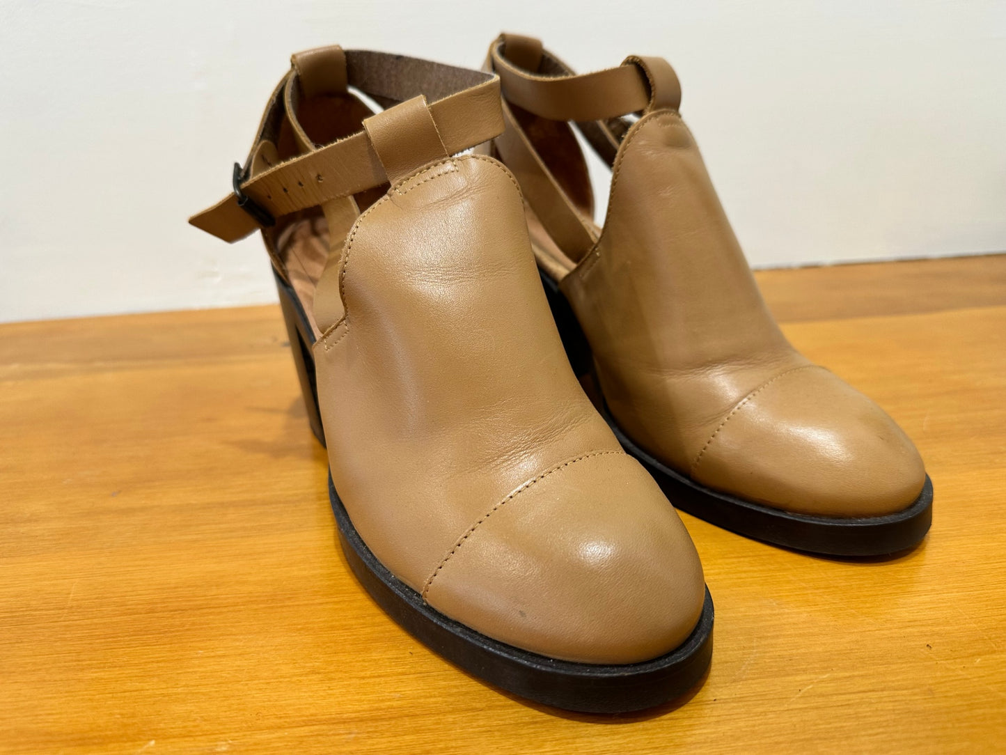 [SALE] Isabella Anselmi Boots 39 Tan
