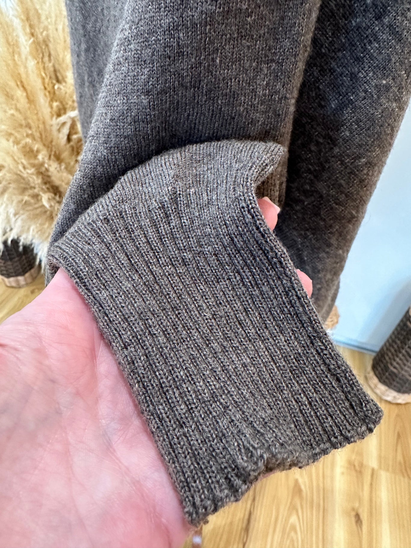 [SALE] Untouched World Jumper Small - 100% merino [small hole]
