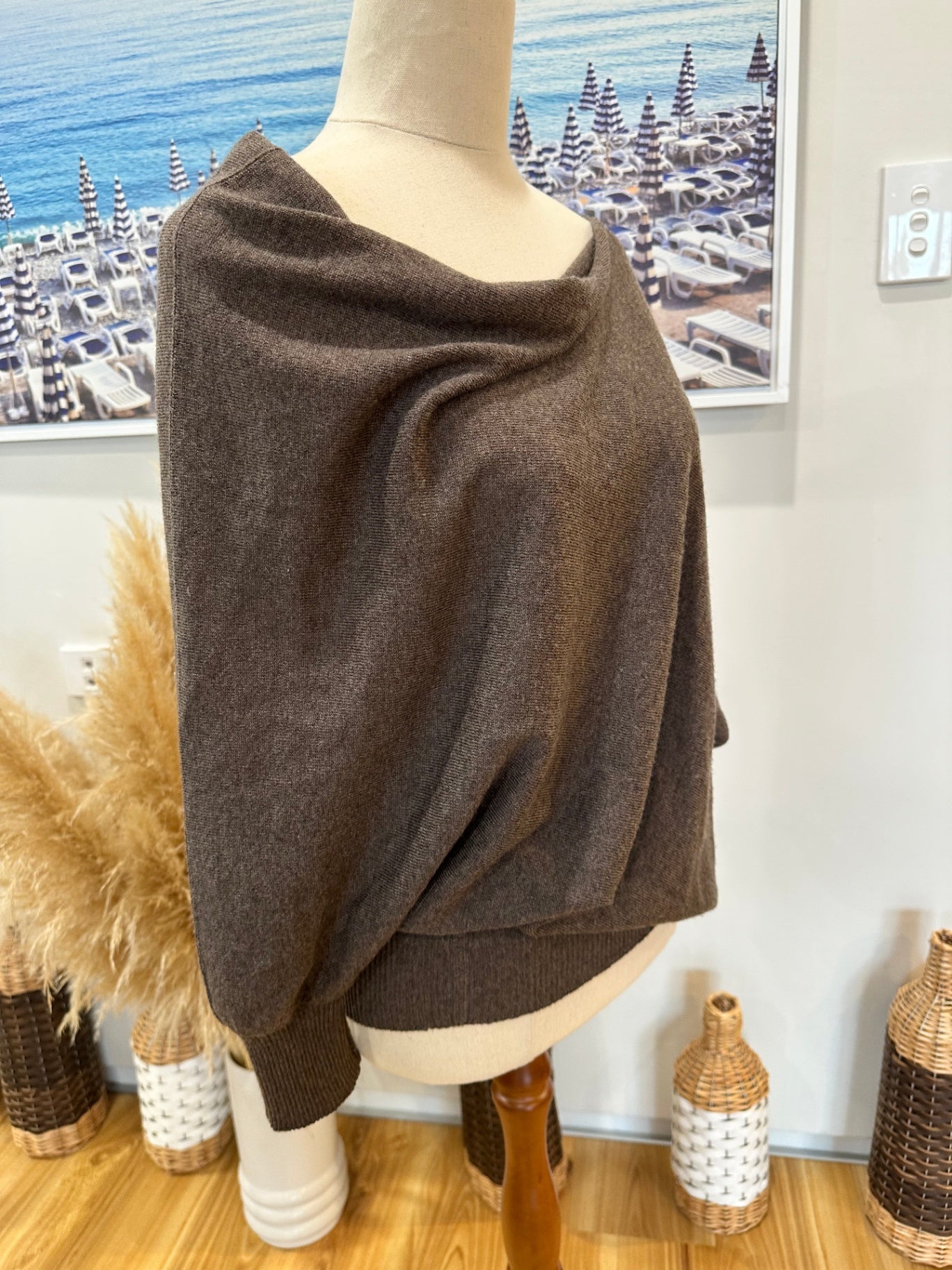 [SALE] Untouched World Jumper Small - 100% merino [small hole]