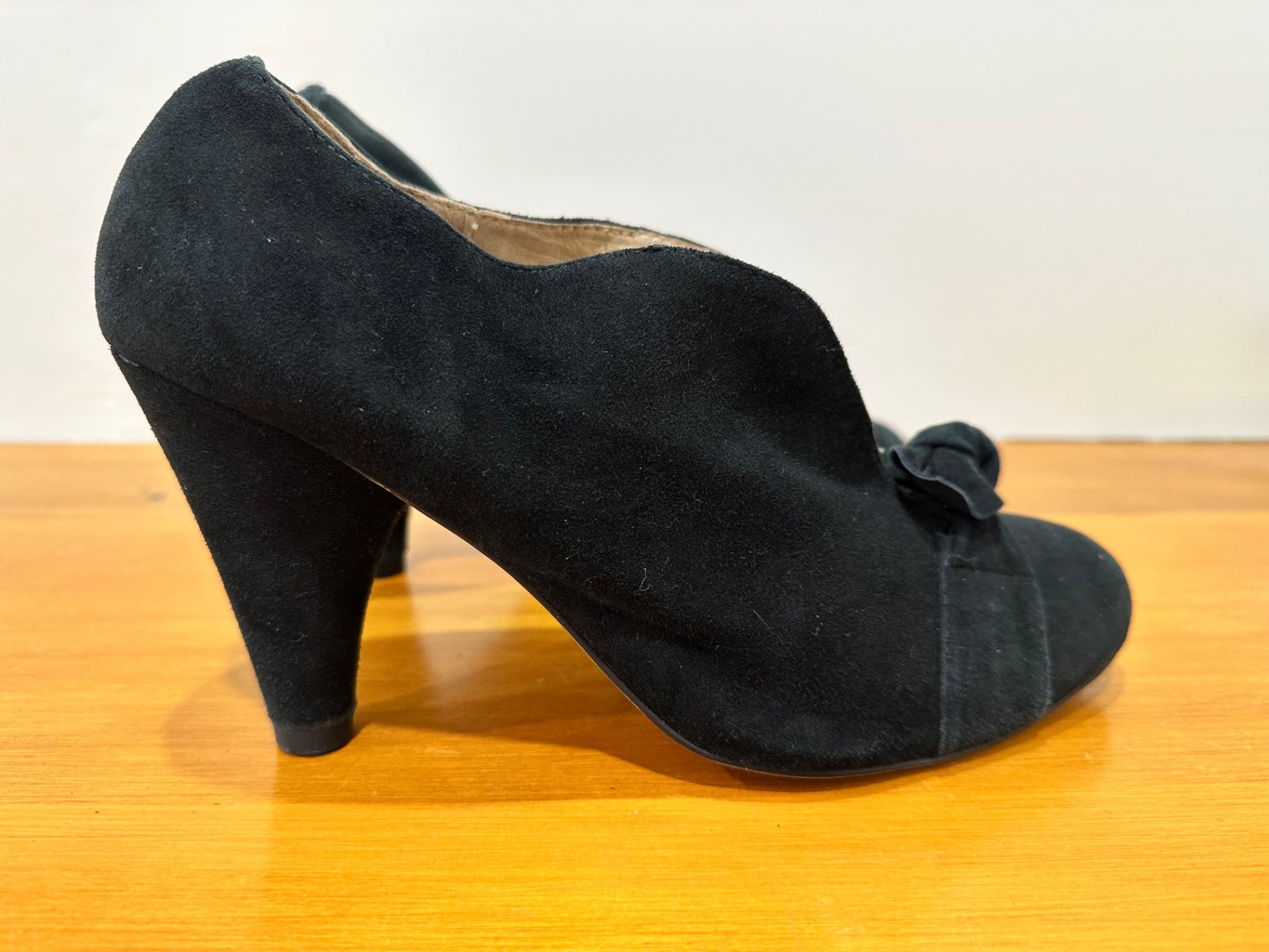 [SALE] Zu - Suede Leather Shoes - 7.5
