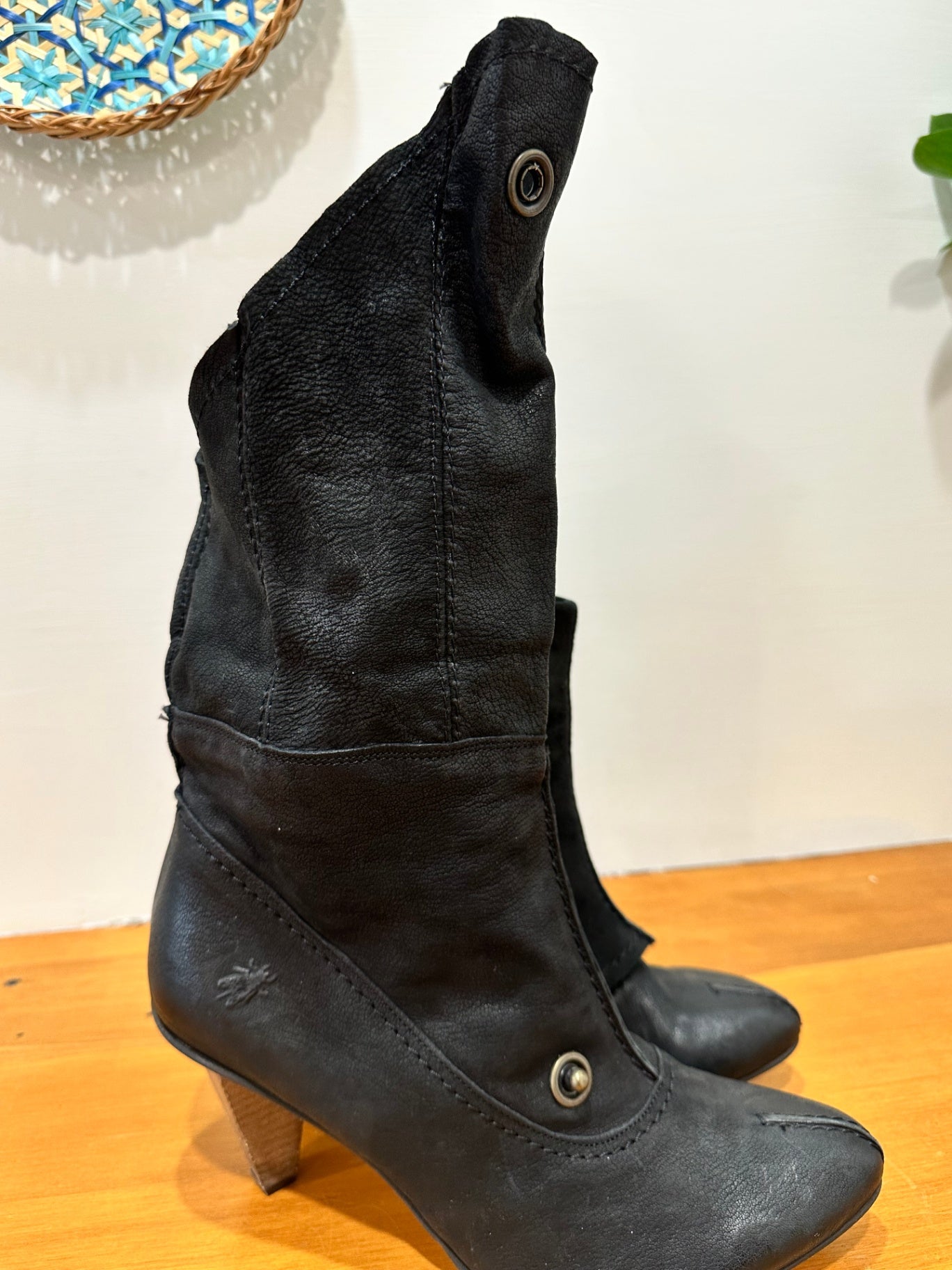 [SALE] FLY London - Boots - 42 - New