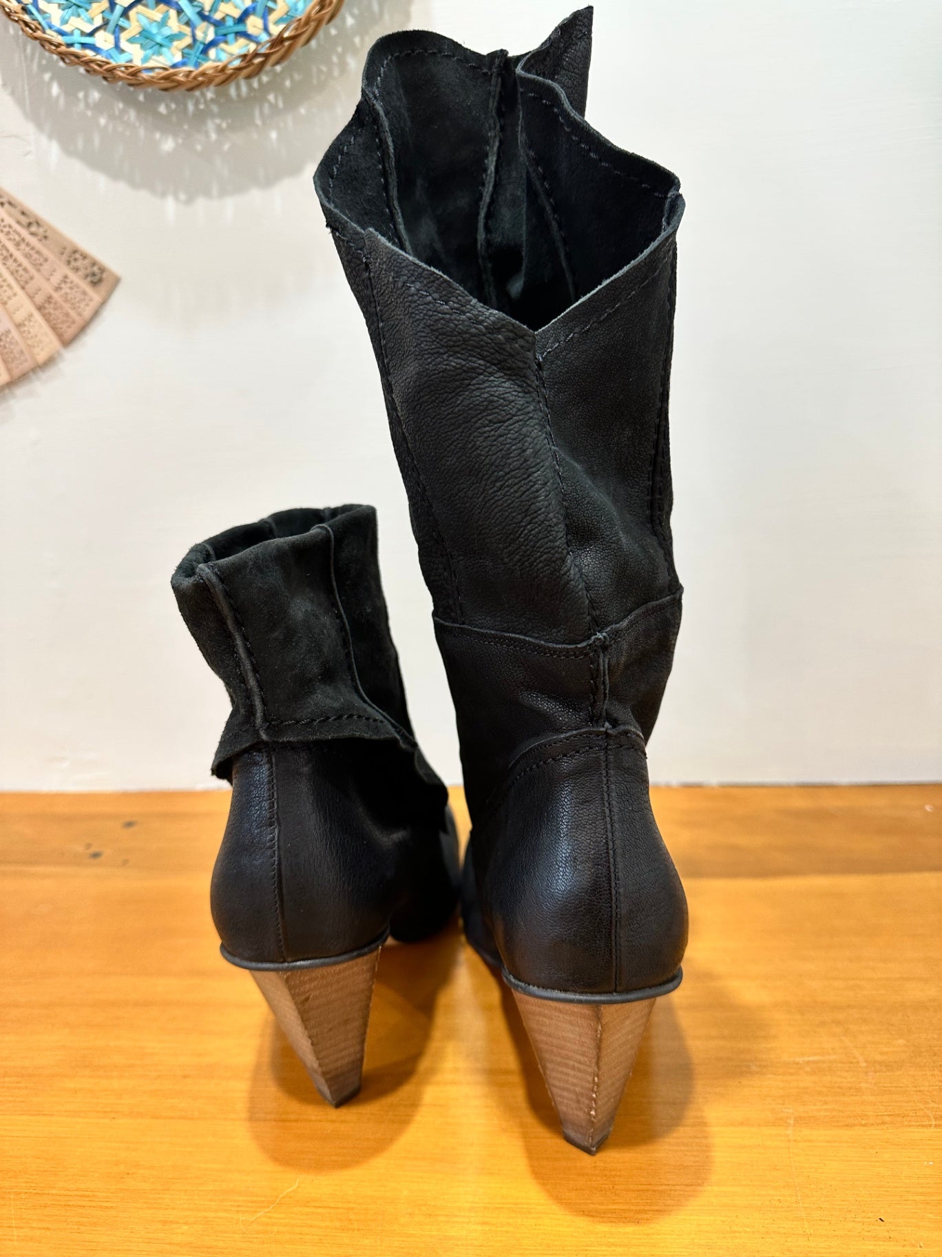[SALE] FLY London - Boots - 42 - New