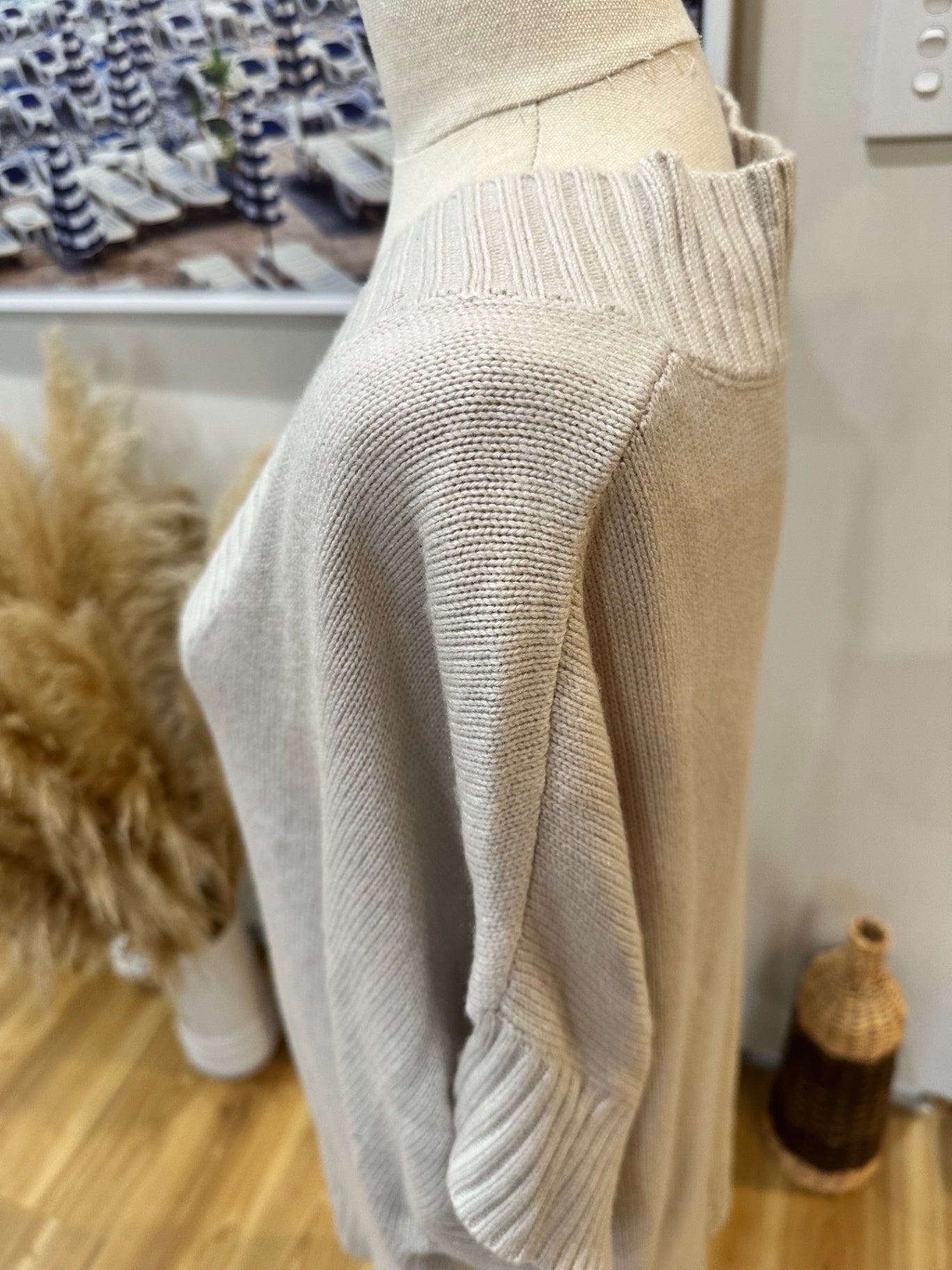 [SALE] Decjuba Jumper Medium / Large Beige - 6% wool + 4% cashmere - New