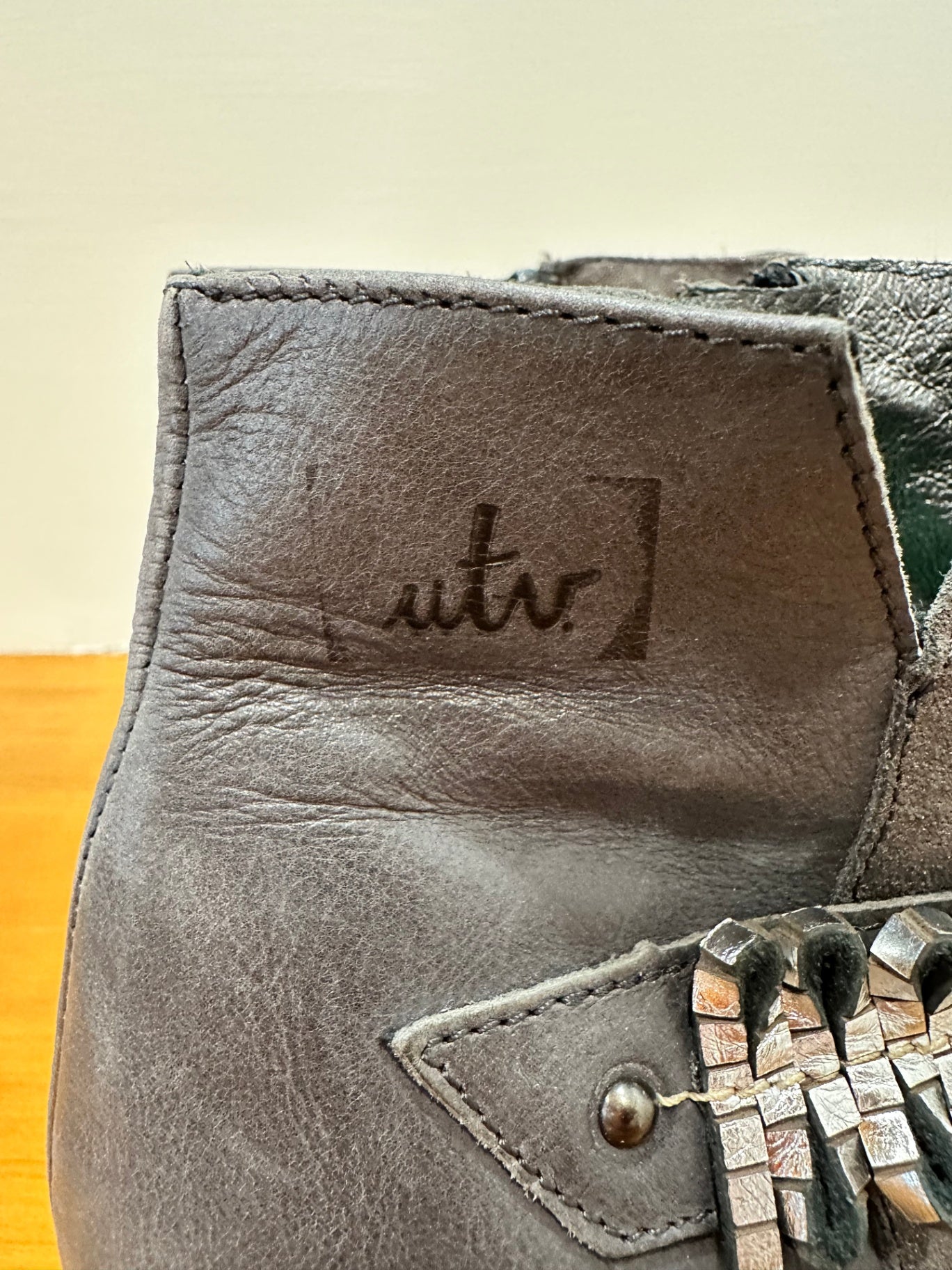 [SALE] Un Tour en Ville Boots 42 - Grey with Glitter