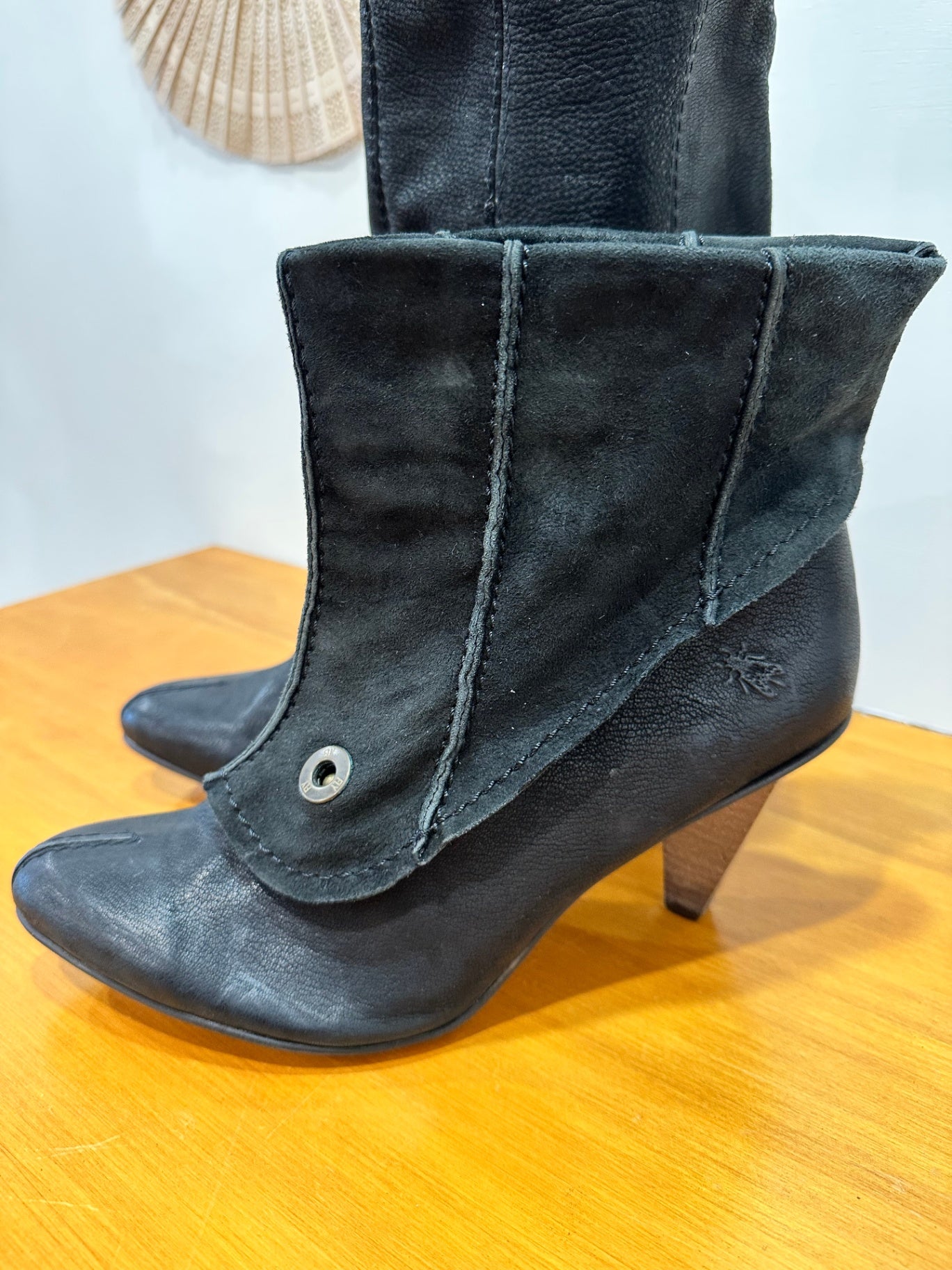 [SALE] FLY London - Boots - 42 - New