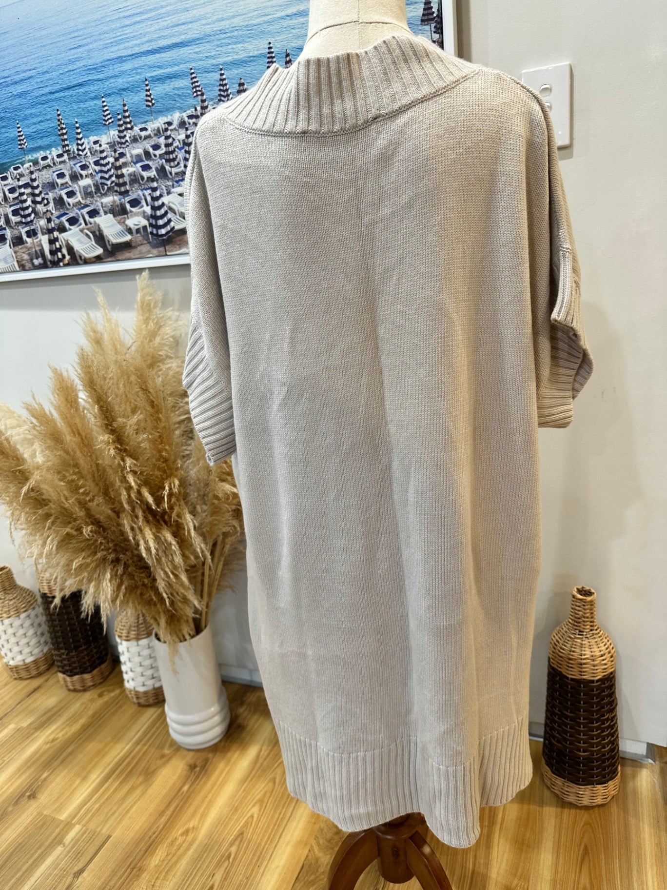 [SALE] Decjuba Jumper Medium / Large Beige - 6% wool + 4% cashmere - New