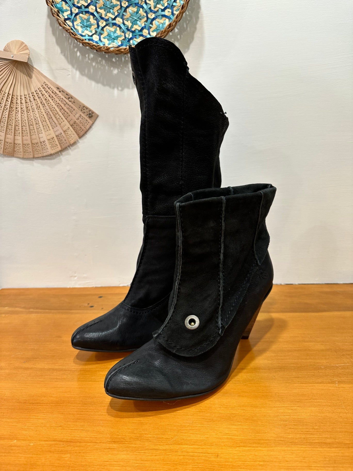 [SALE] FLY London - Boots - 42 - New