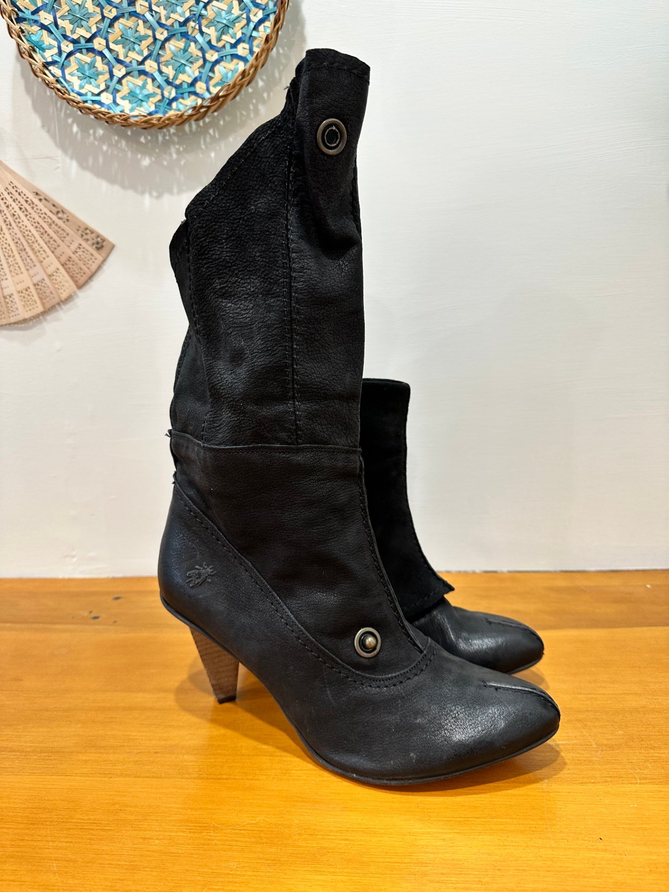 [SALE] FLY London - Boots - 42 - New