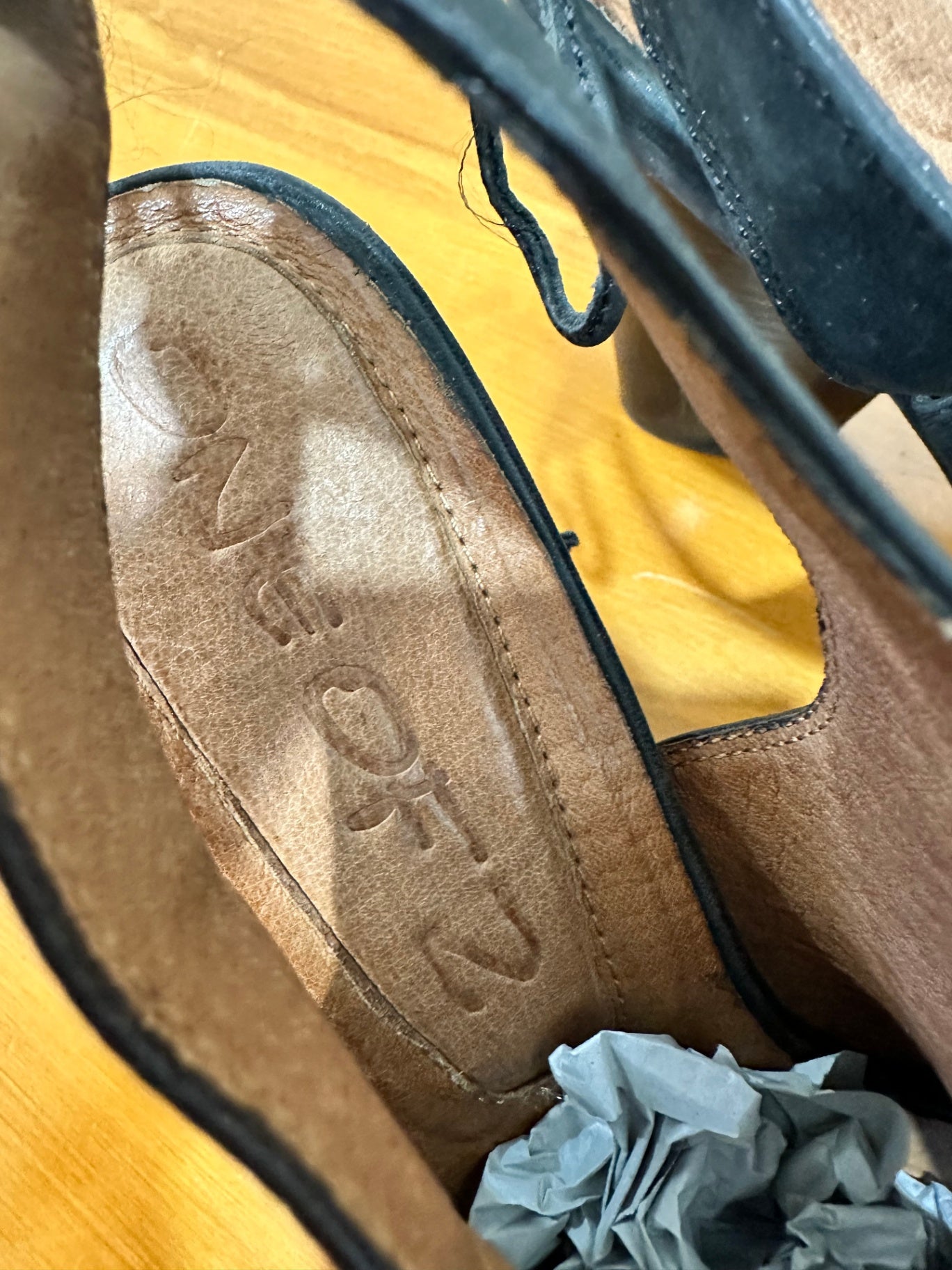 [SALE] One of 2 - Peep toe, block heel - 41