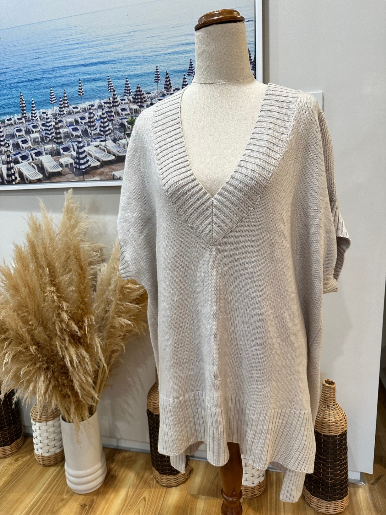 [SALE] Decjuba Jumper Medium / Large Beige - 6% wool + 4% cashmere - New
