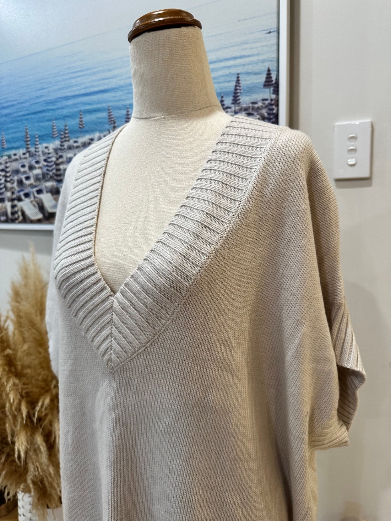 [SALE] Decjuba Jumper Medium / Large Beige - 6% wool + 4% cashmere - New