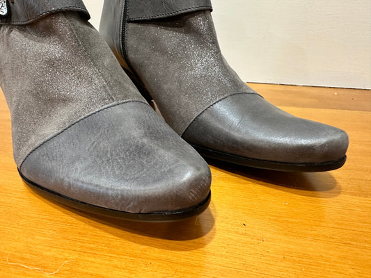 [SALE] Un Tour en Ville Boots 42 - Grey with Glitter
