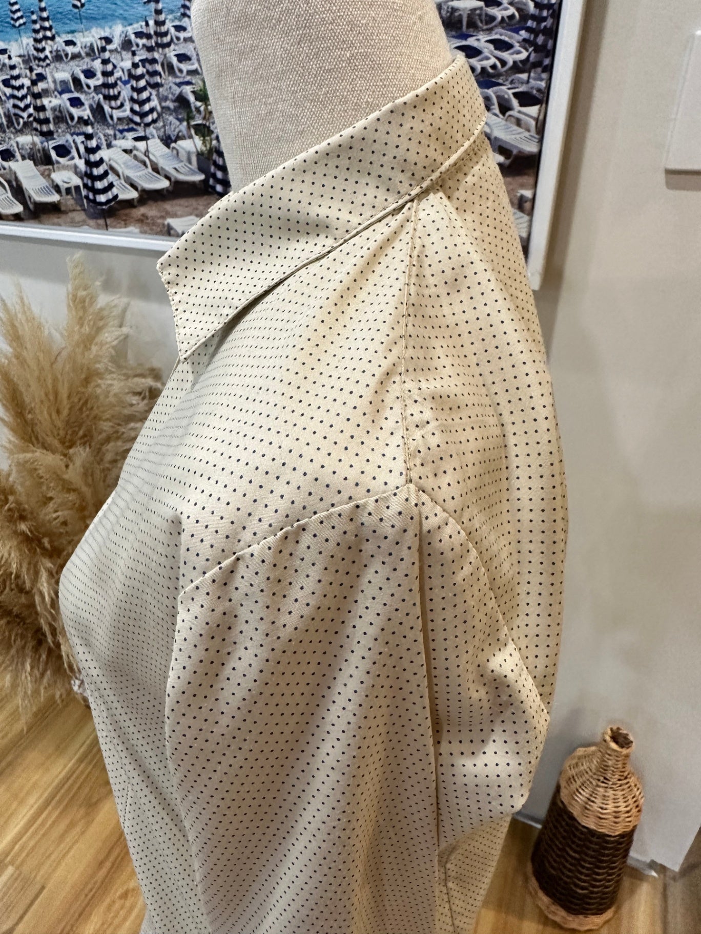 [SALE] Shirt Small Beige with small black polka dots
