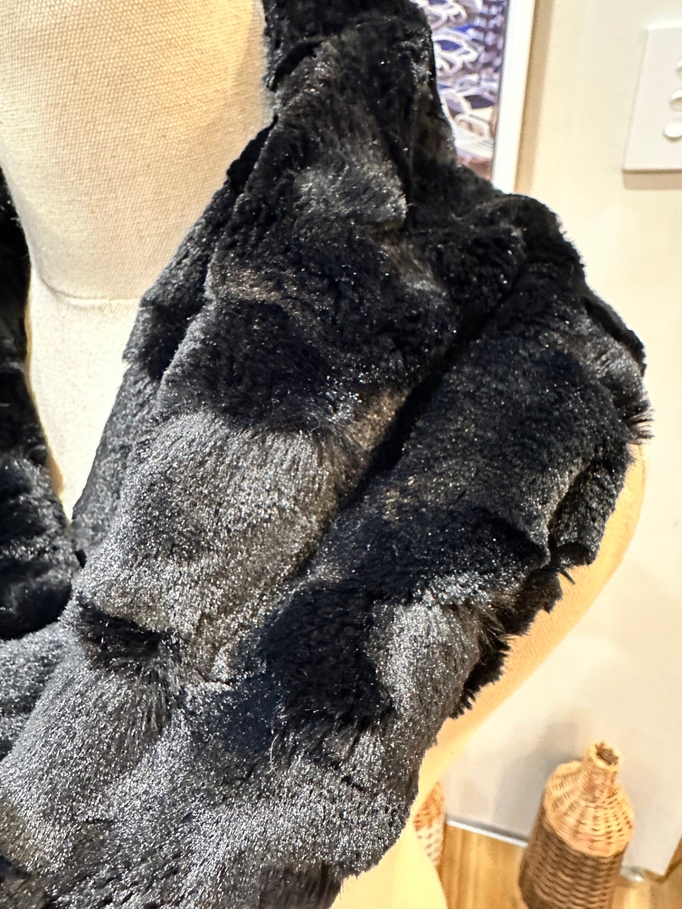 [SALE] Vue - Faux Fur Infinity Scarf - One Size Black