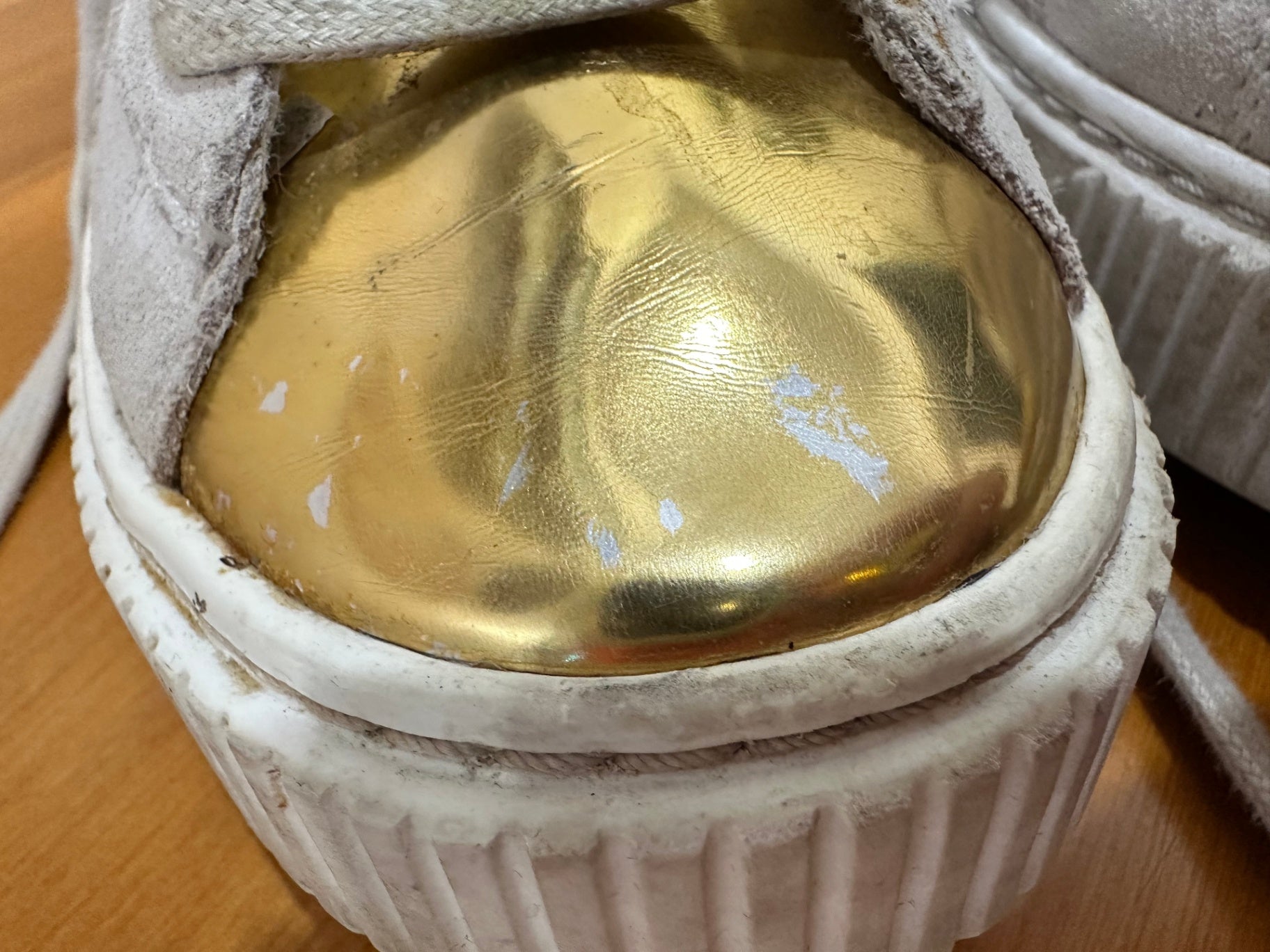 [SALE] Puma Sneakers Beige with Gold accents - some flaws - size 7.5