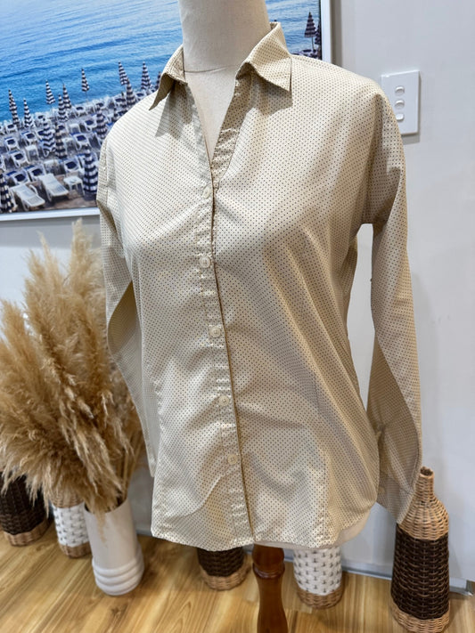 [SALE] Shirt Small Beige with small black polka dots