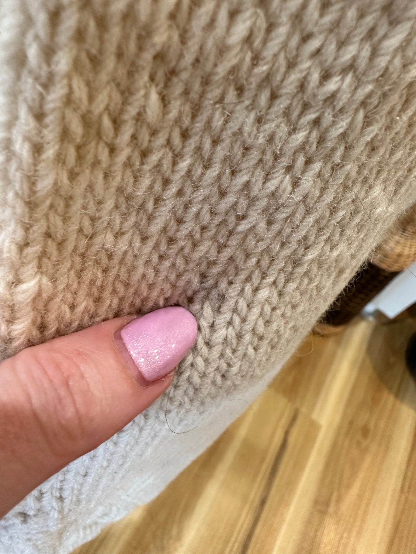 [SALE] Vintage Jumper - Hand knitted - Medium / Large Beige