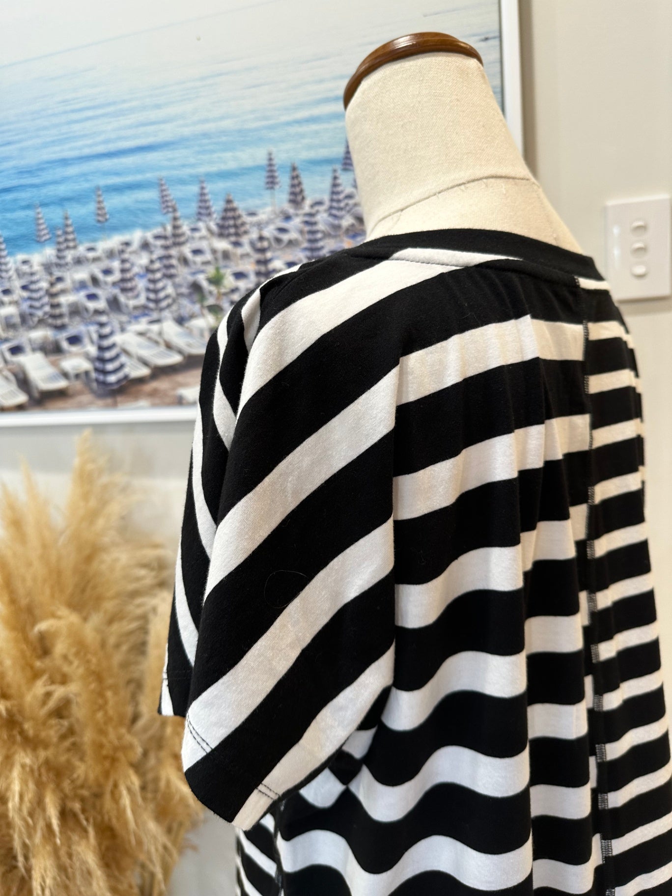 [SALE] Taking Shape - Top - Large - Black and White