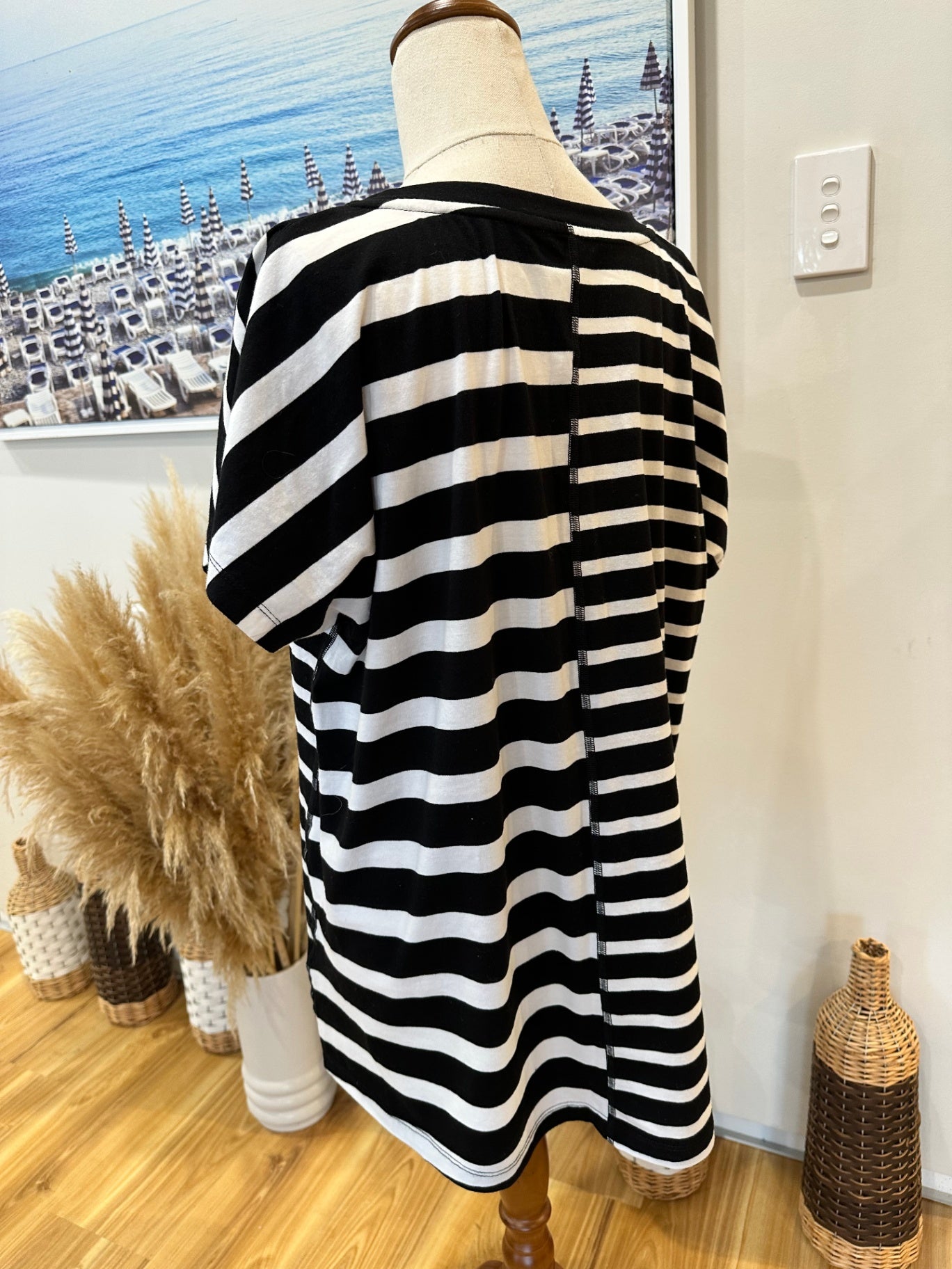 [SALE] Taking Shape - Top - Large - Black and White