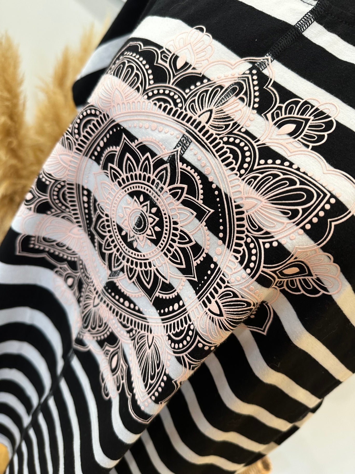 [SALE] Taking Shape - Top - Large - Black and White