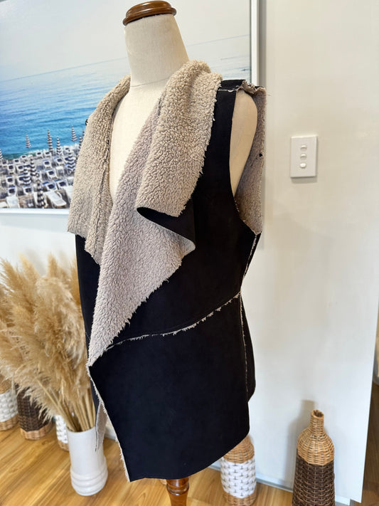 [SALE] Vest - Beige and Black